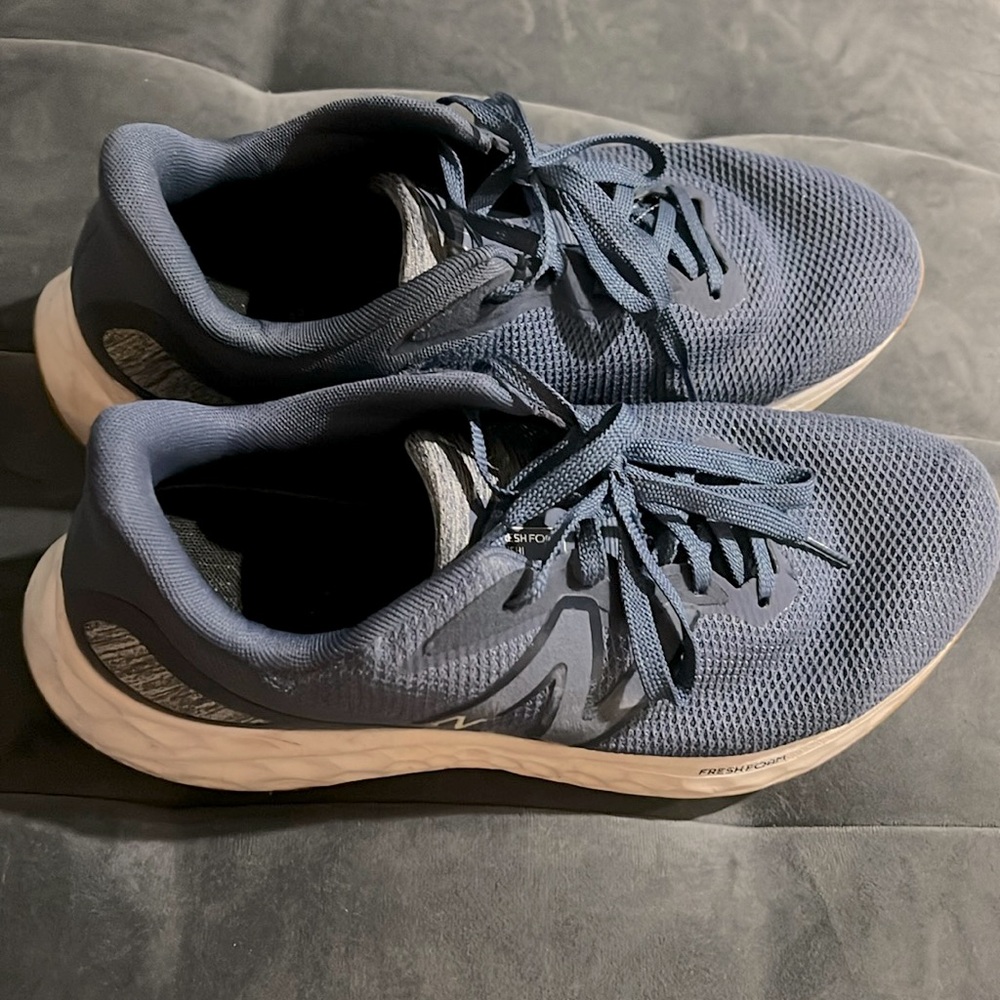Men’s New Balance running/walking sneakers-EUC